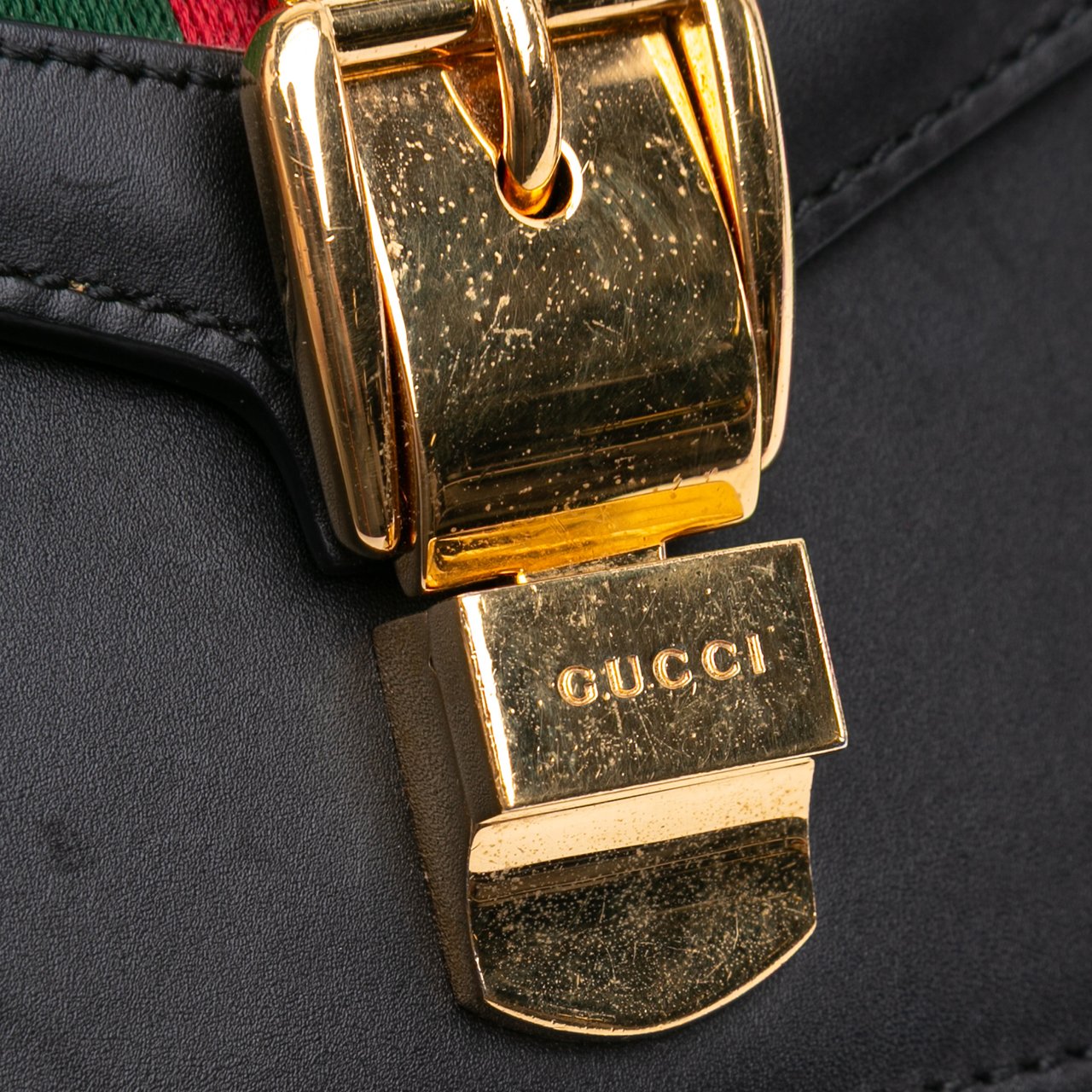 Gucci Mini Leather Web Sylvie Chain Crossbody Zwart