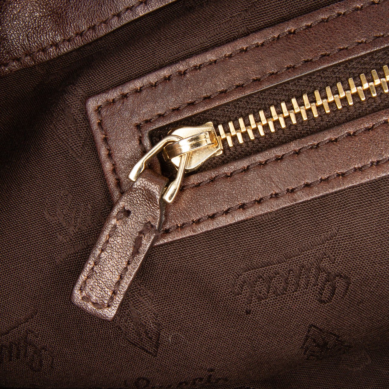 Gucci Large GG Canvas GG Charm Tote Bruin