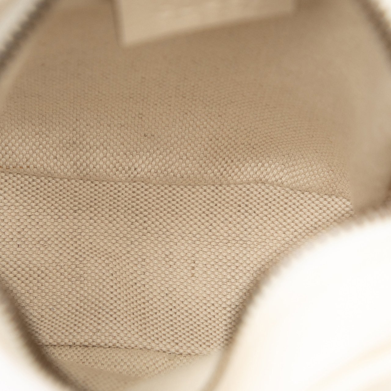 Gucci Mini Grained Calfskin Logo Crossbody Wit