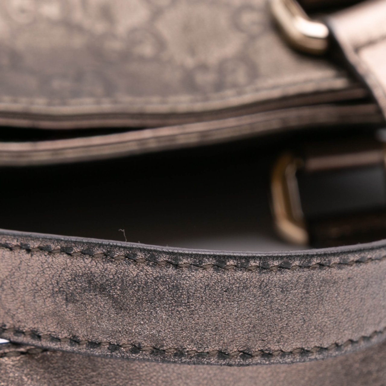 Gucci Metallic Guccissima Tote Bruin