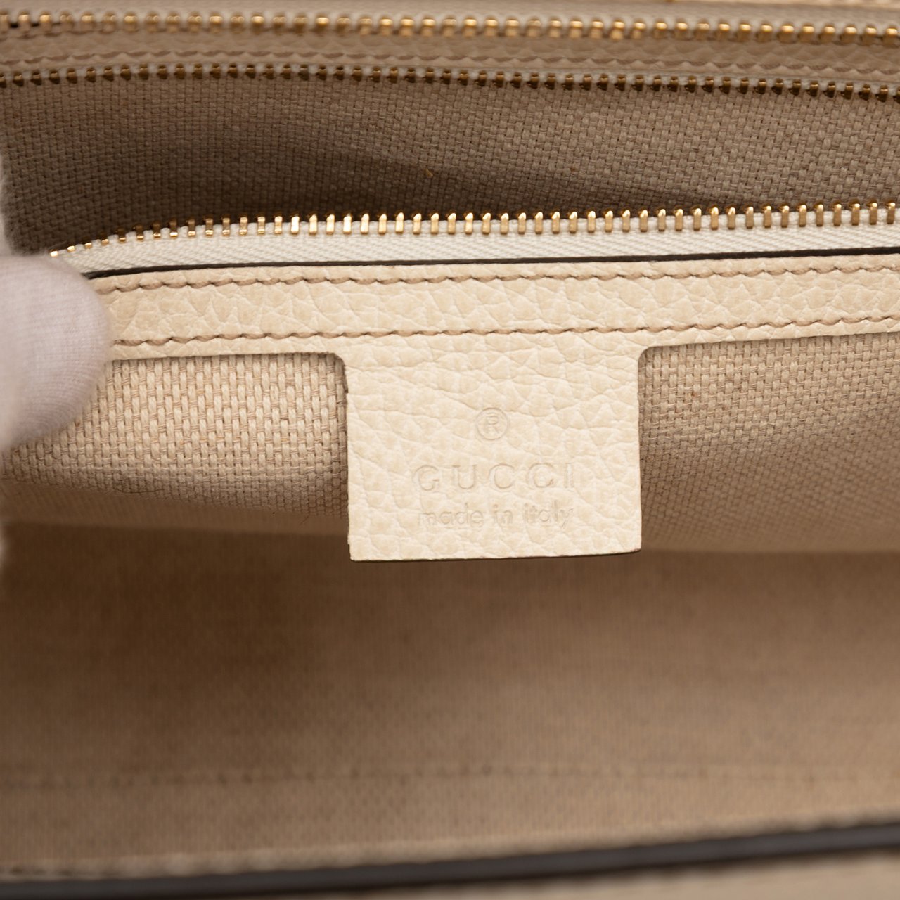 Gucci Medium Leather Soho Satchel Wit