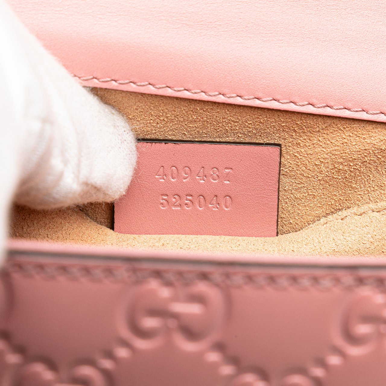 Gucci Small Guccissima Padlock Crossbody Roze