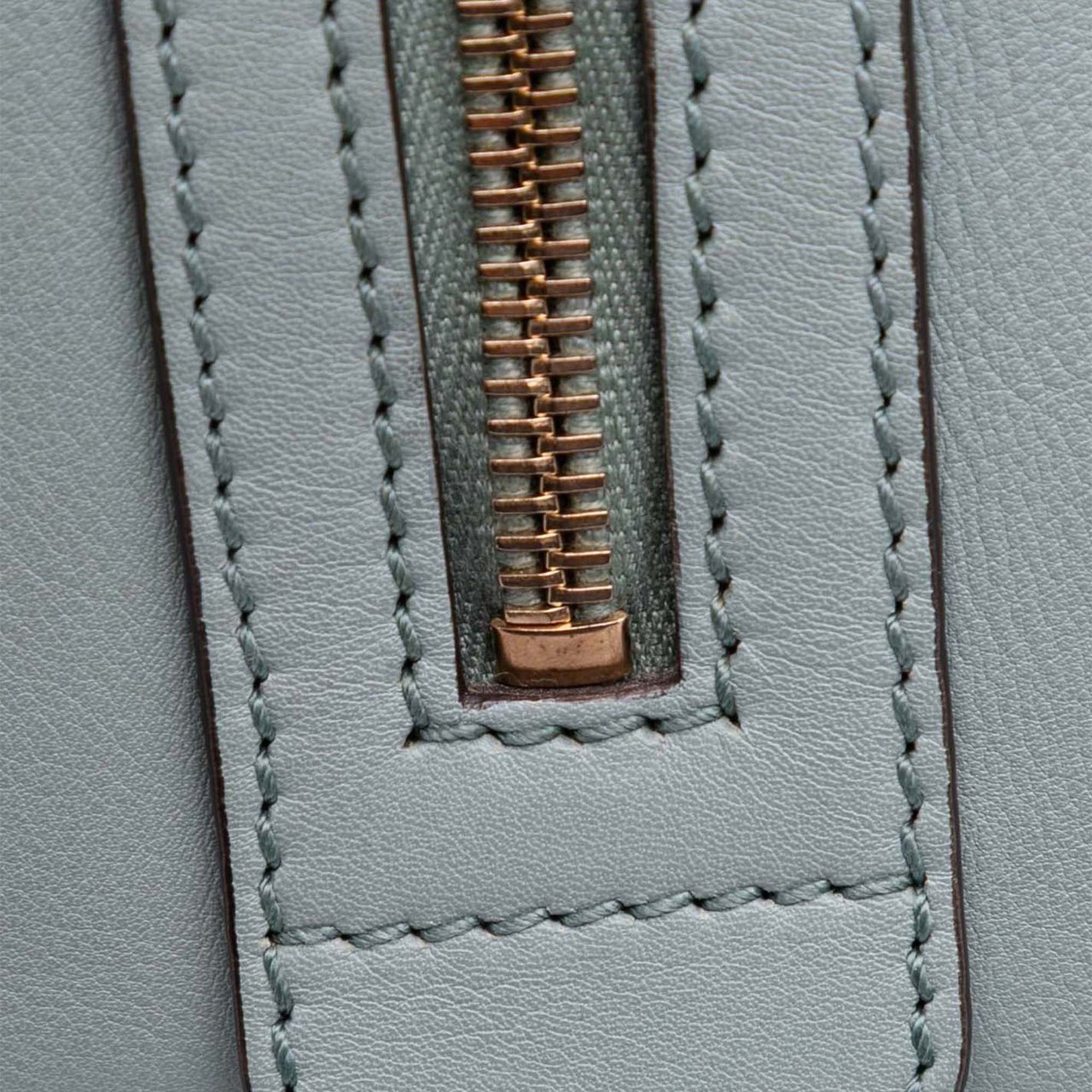 Gucci Small Microguccissima Trimmed Leather Joy Boston Bag Blauw