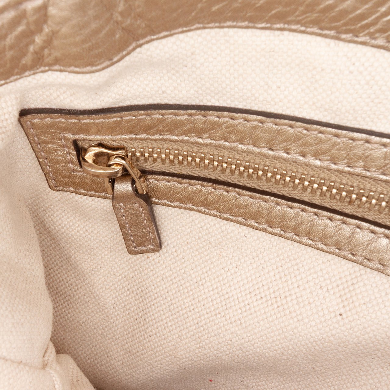 Gucci Leather Bella Satchel Goud
