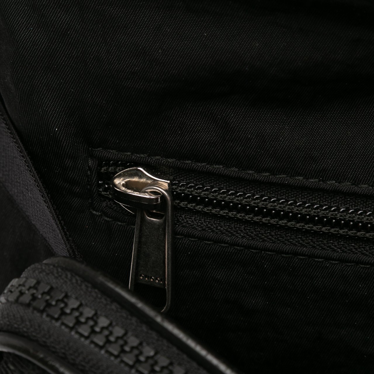 Gucci Nylon 80s Patch Convertible Belt Bag Zwart