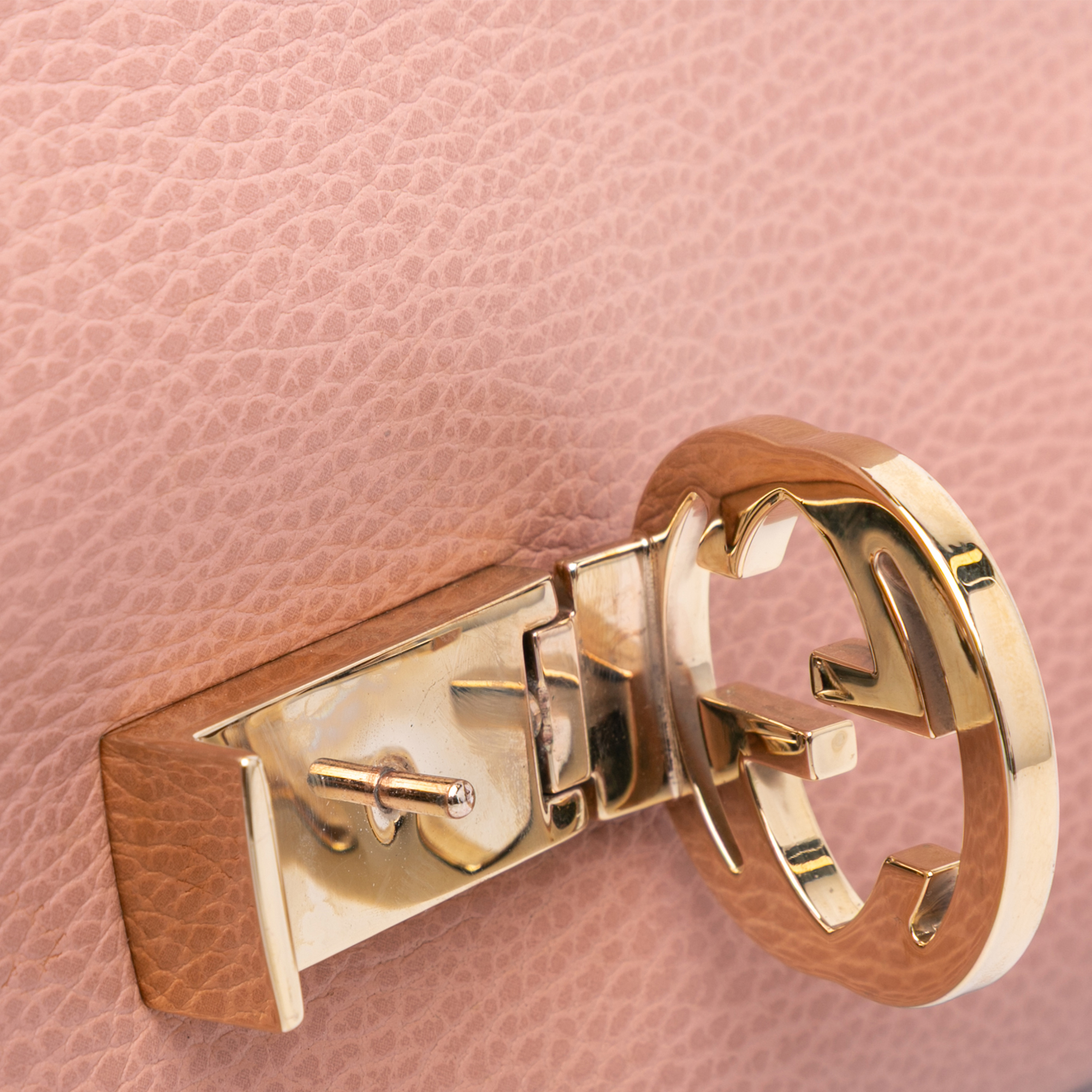 Gucci Small Dollar Calfskin Interlocking G Satchel Roze
