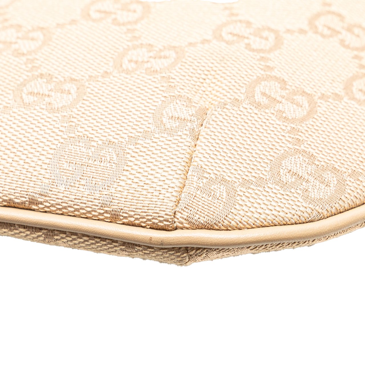 Gucci GG Canvas Shoulder Bag Bruin