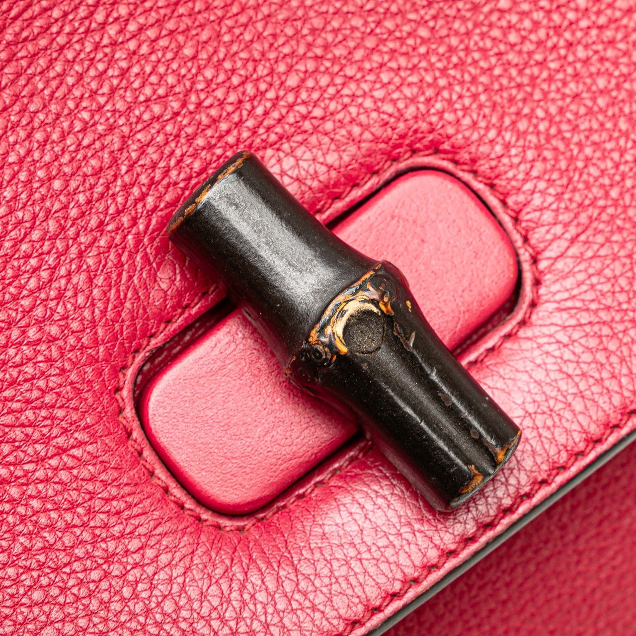 Gucci Medium Leather Bamboo Daily Satchel Roze