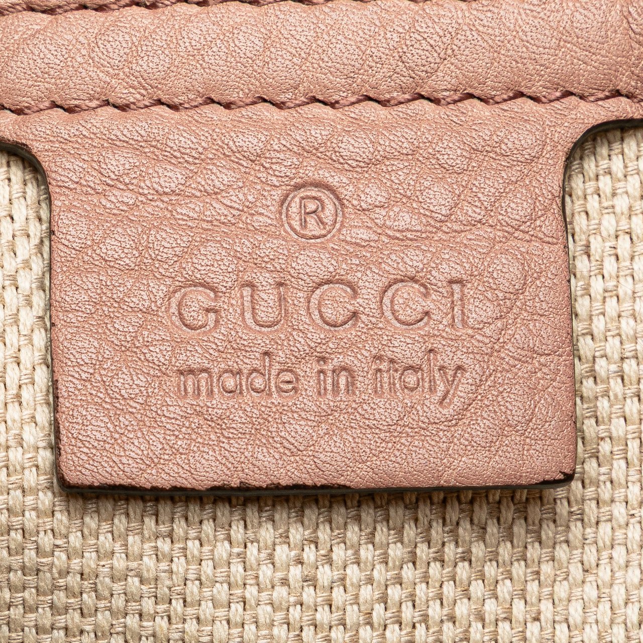 Gucci Medium Leather Soho Chain Tote Roze