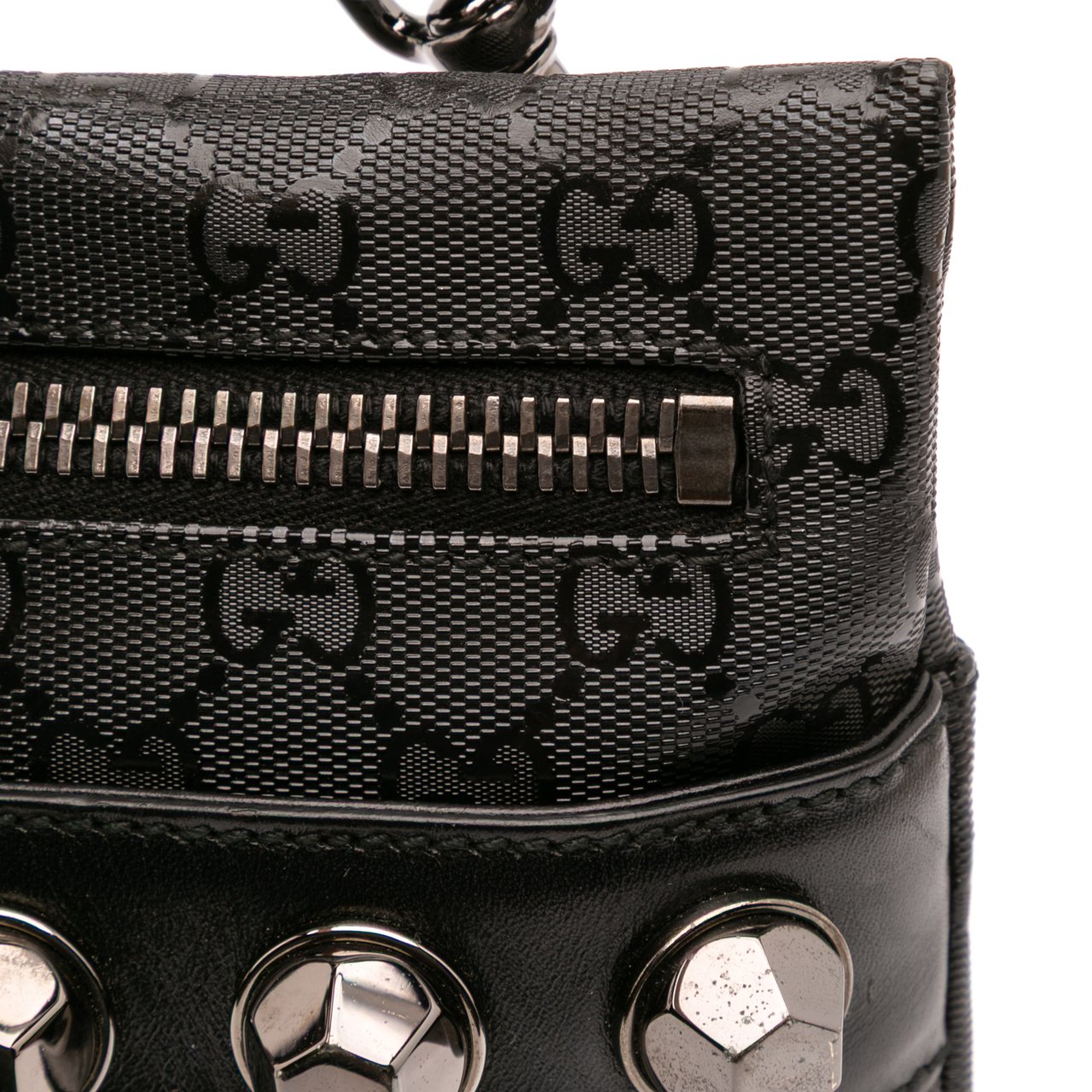 Gucci GG Imprime Studded Shoulder Bag Zwart