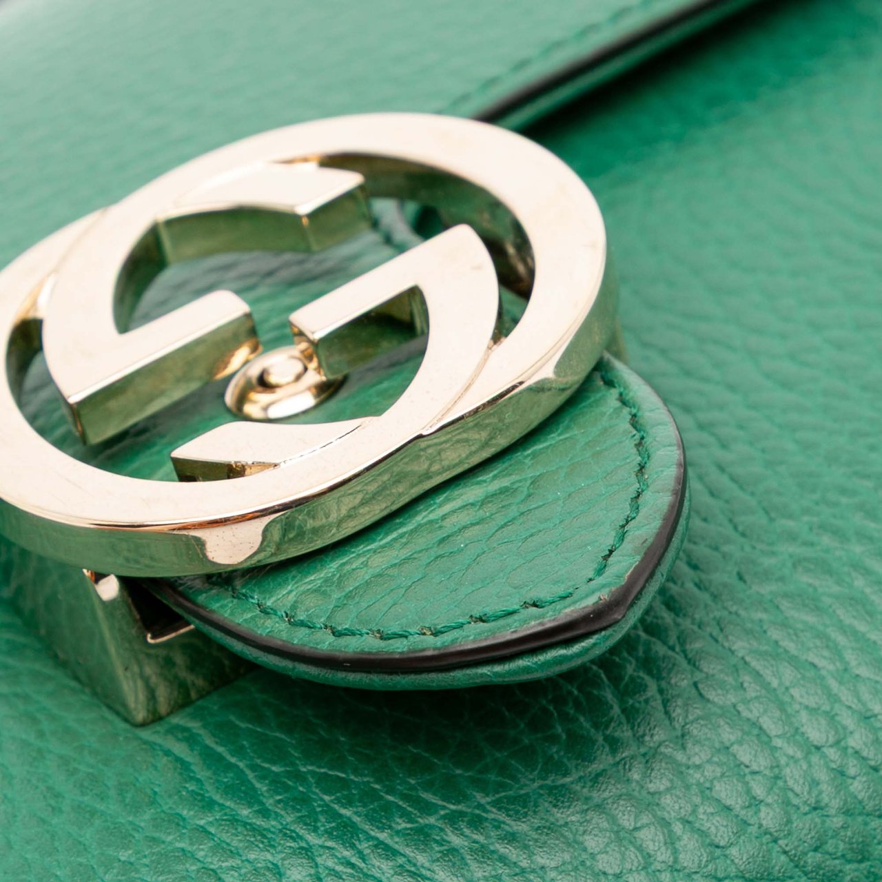 Gucci Small Dollar Calfskin Interlocking G Crossbody Groen