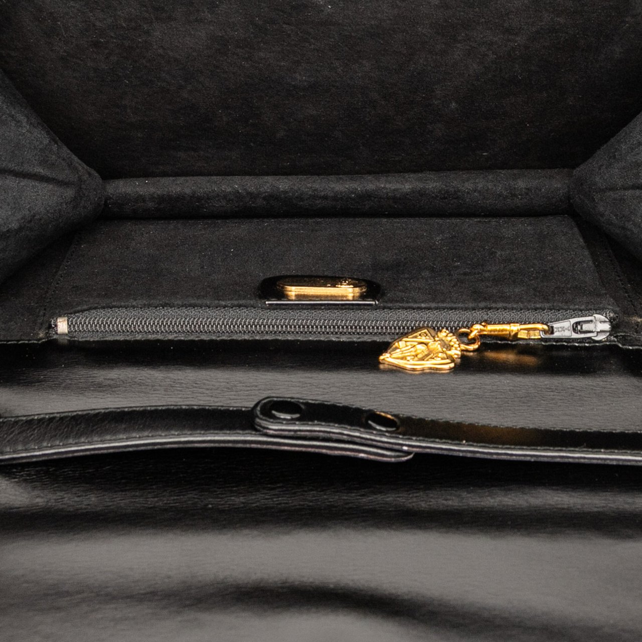 Gucci Leather Flap Crossbody Zwart