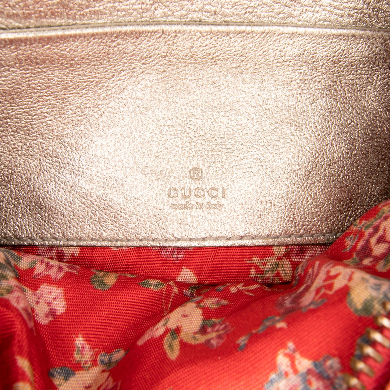 Gucci Mini Laminated Nappa Trapuntata Zumi Dome Crossbody Blauw