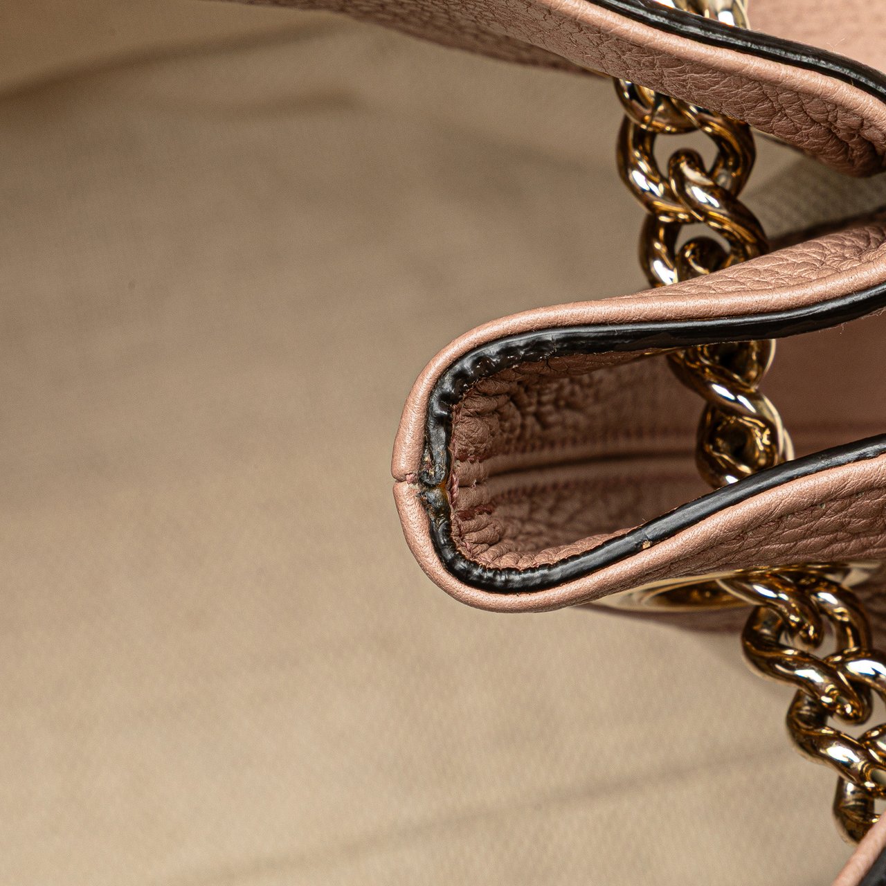 Gucci Medium Leather Soho Chain Tote Bruin