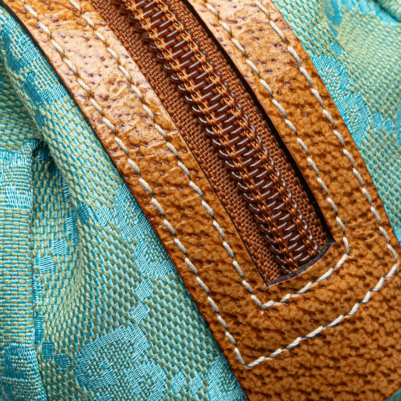 Gucci GG Canvas Pouch Blauw