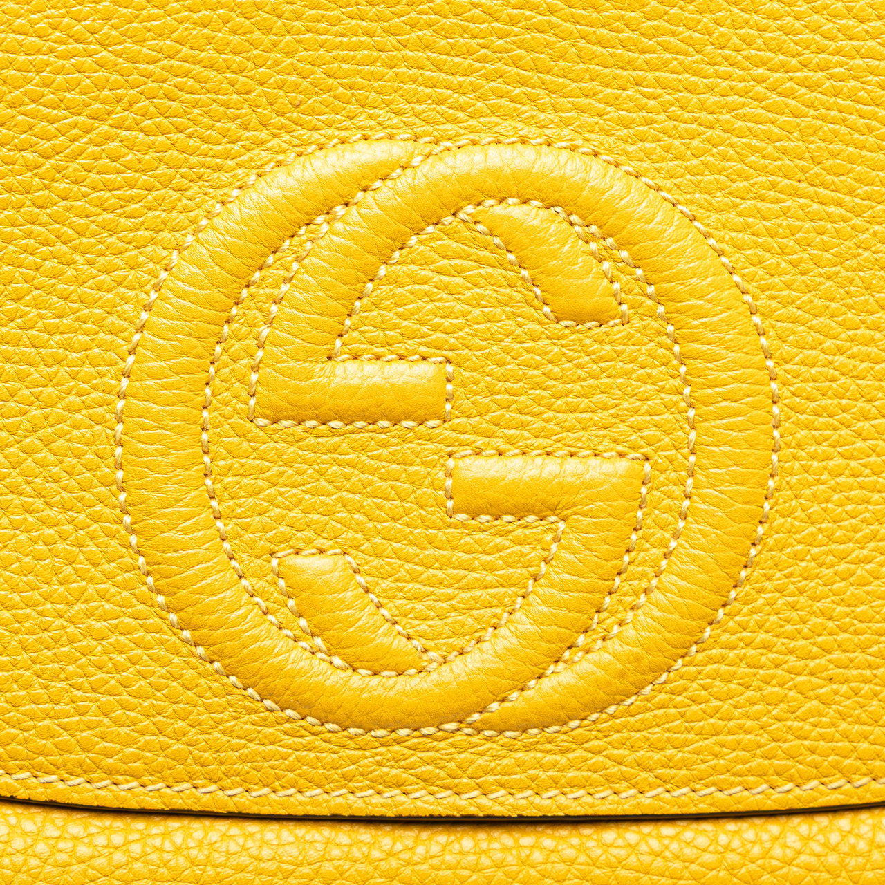 Gucci Medium Leather Soho Chain Flap Crossbody Geel