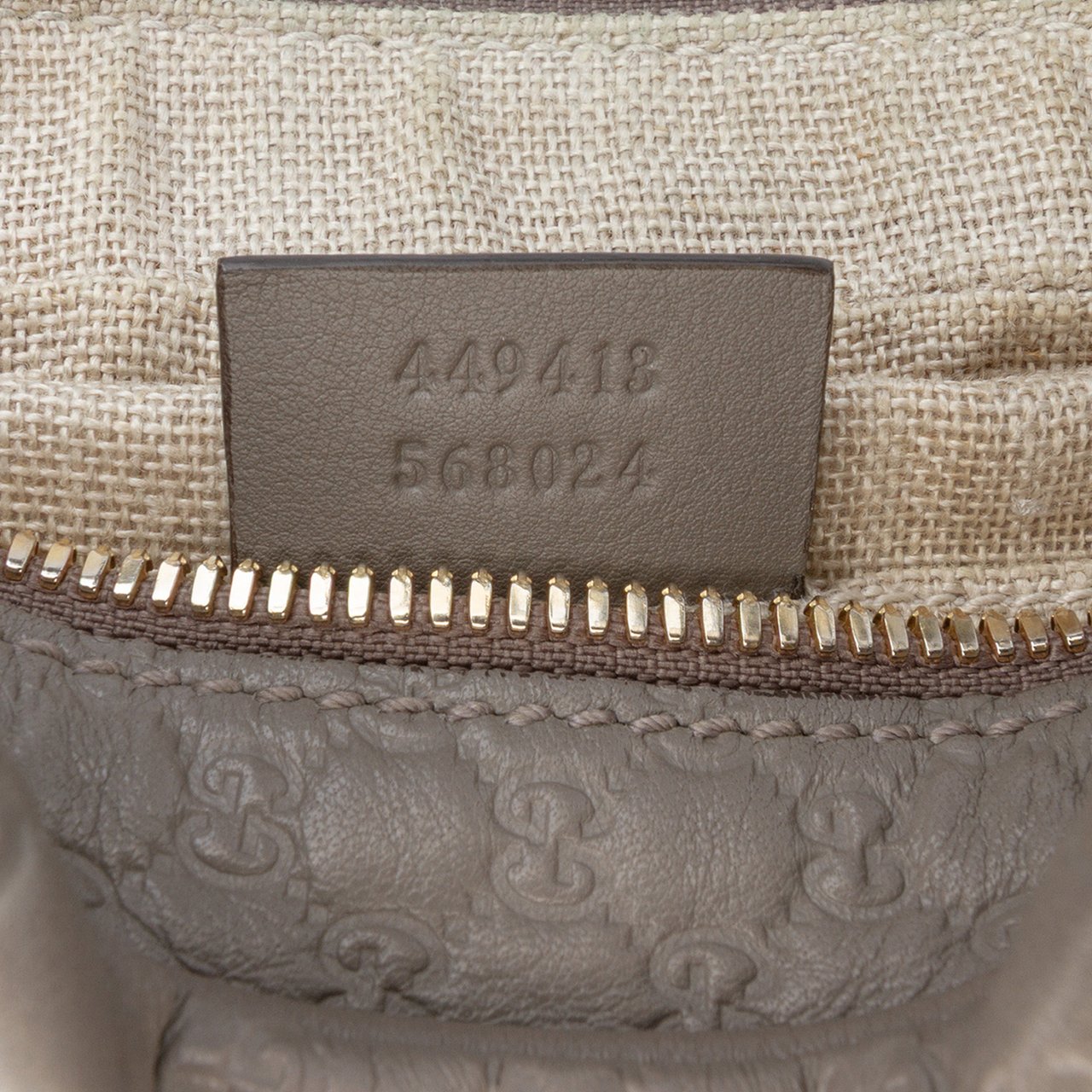Gucci Microguccissima Bree Crossbody Grijs