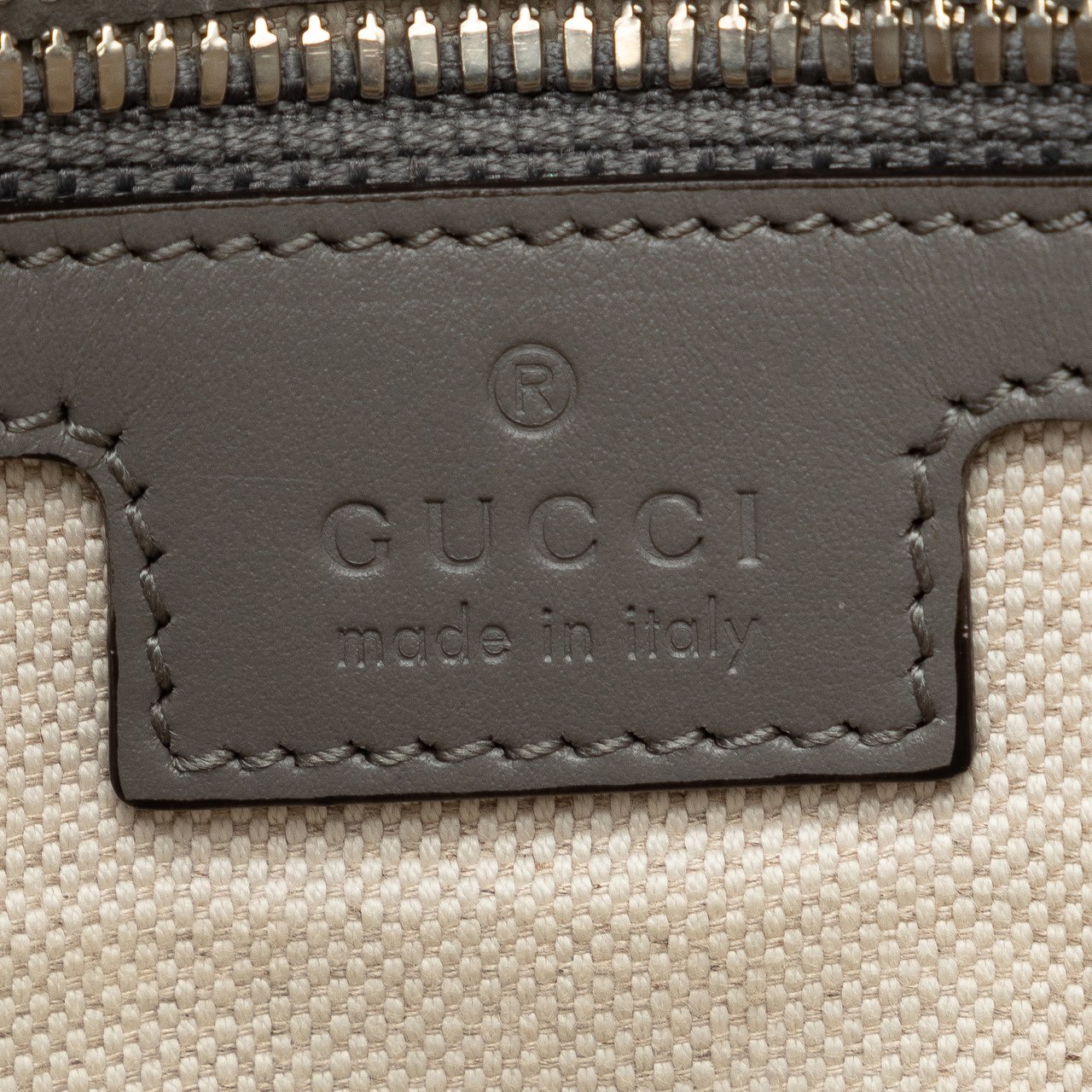 Gucci GG Embossed Leather Vertical Tote Grijs