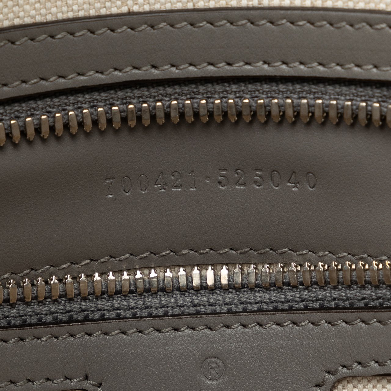 Gucci GG Embossed Leather Vertical Tote Grijs