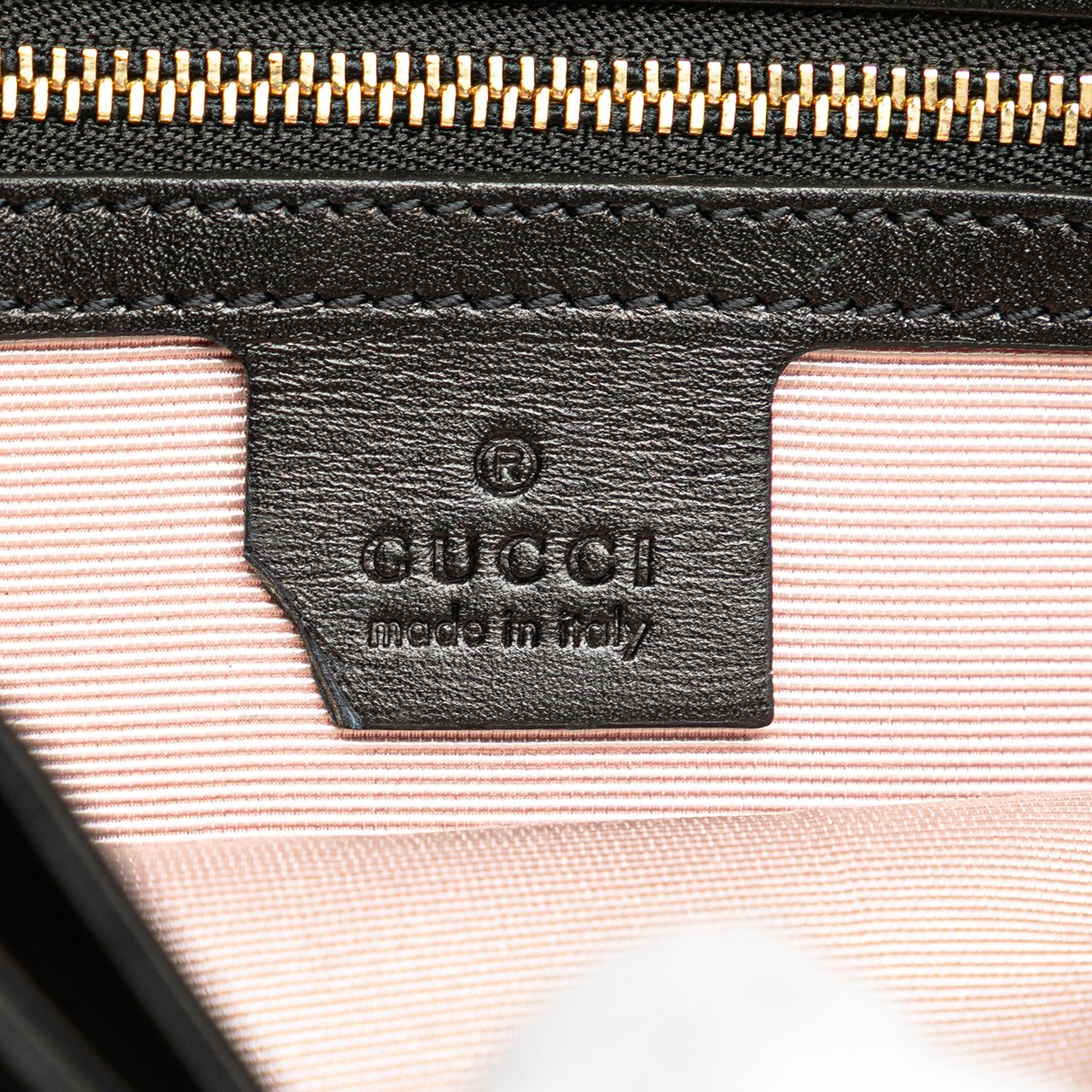 Gucci Medium Suede Arli Crossbody Zwart