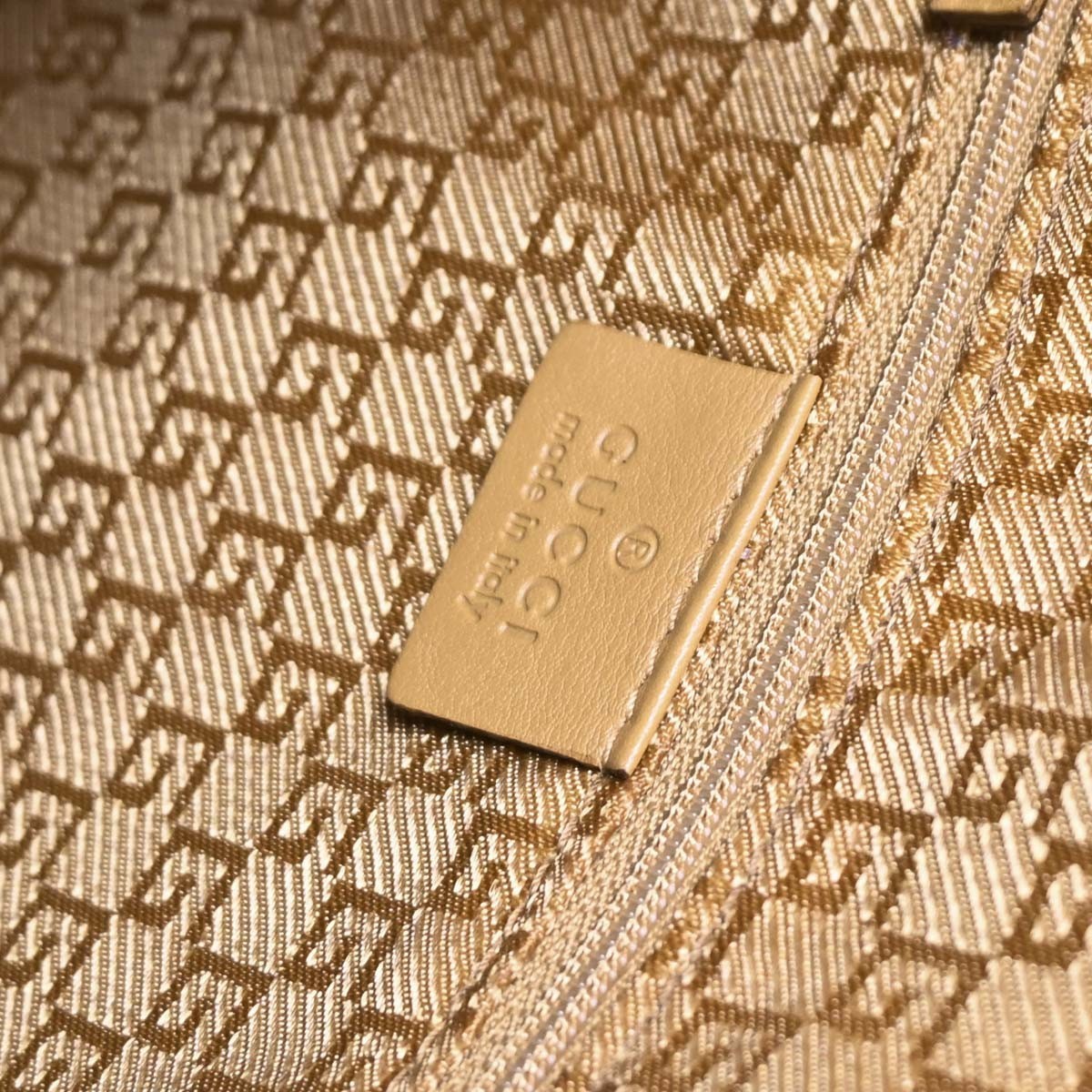 Gucci Gucci Diana Bamboo Shoulder Bag Leather Medium Bruin