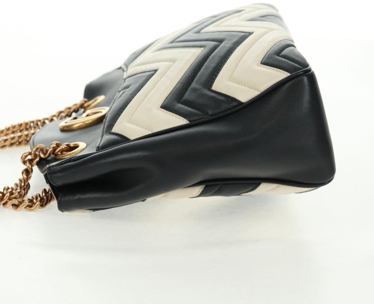 Gucci Gucci GG Marmont Chain Tote Matelasse Leather Medium Zwart