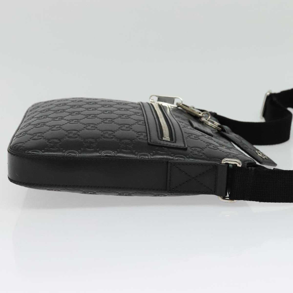 Gucci Signature Zip Messenger Guccissima Leather Small Zwart