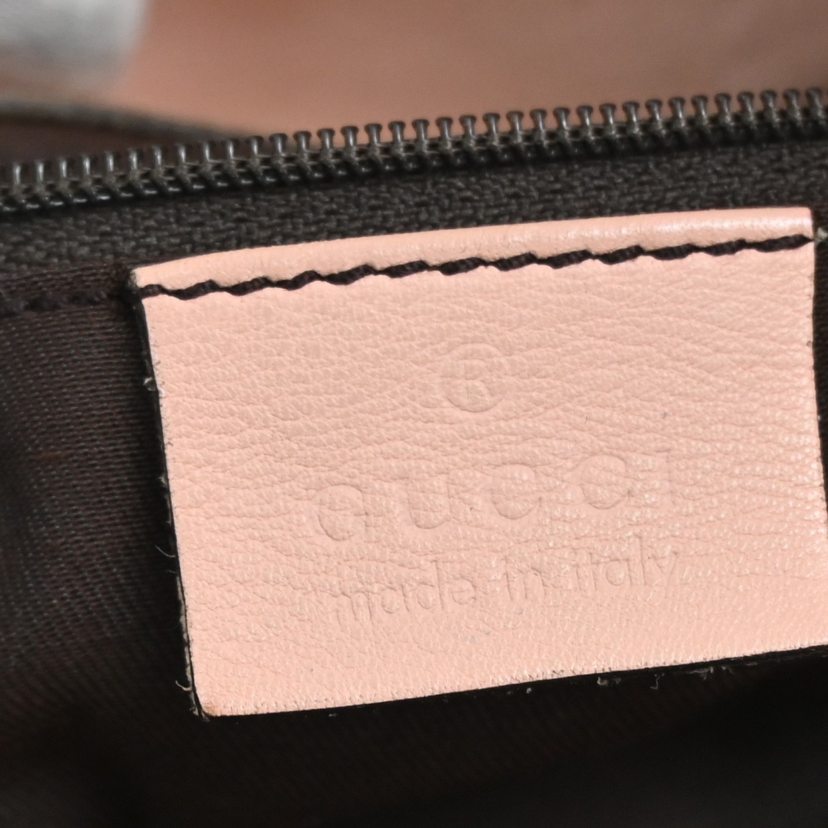 Gucci Gucci D-Ring Shoulder Bag GG Canvas Medium Bruin