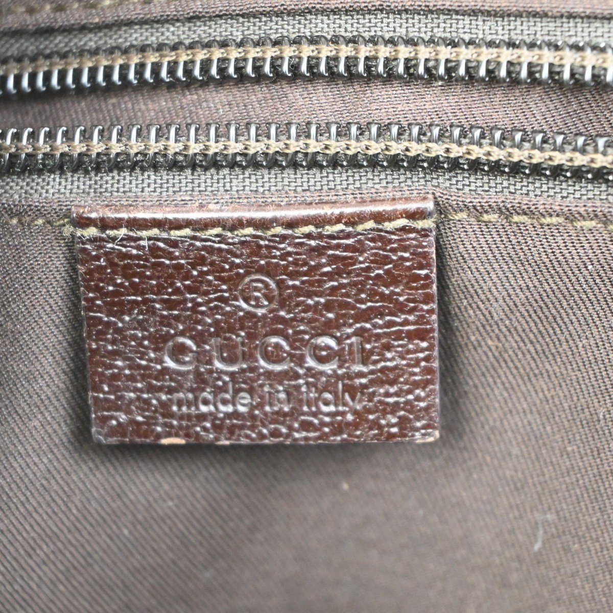 Gucci Gucci Vintage Front Pocket Flat Messenger GG Canvas Medium Beige