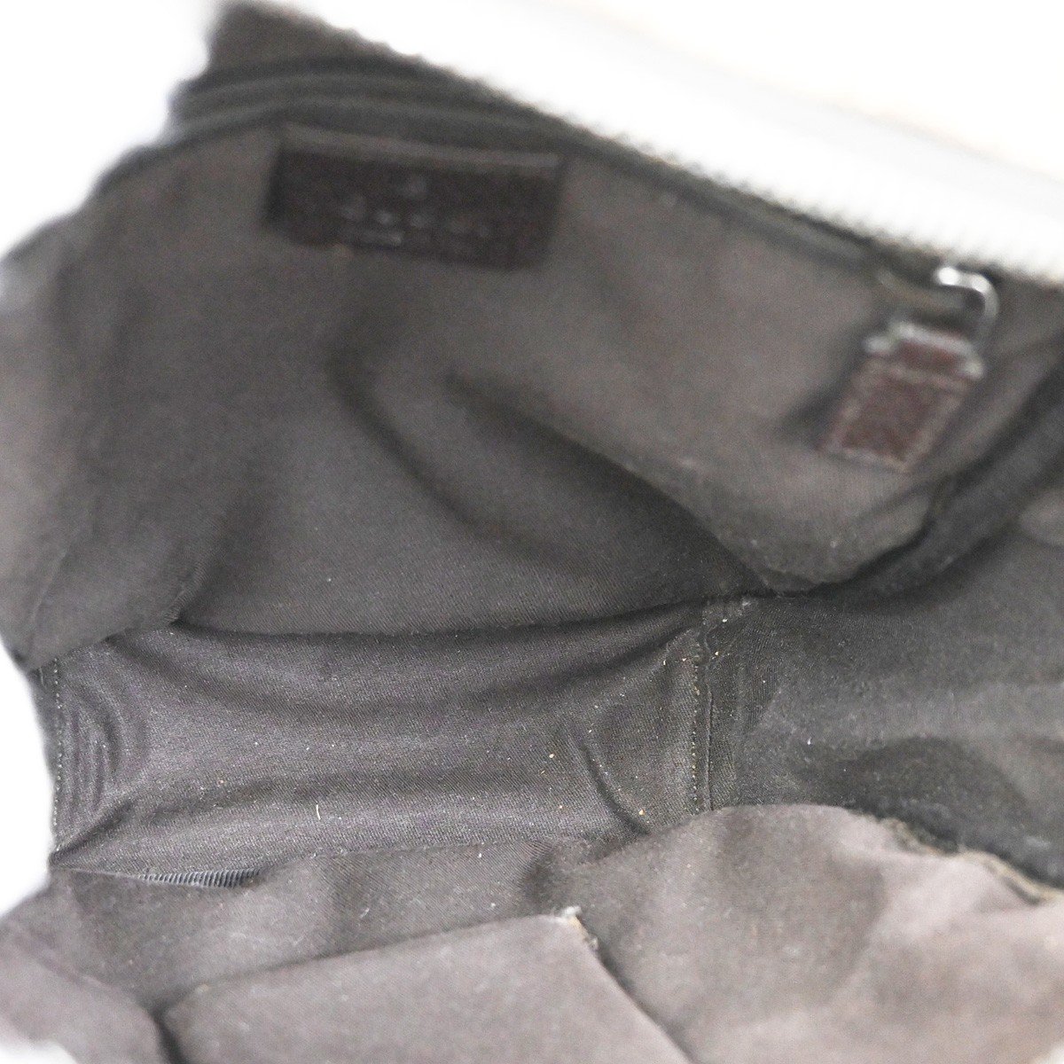 Gucci Gucci Vintage Front Pocket Flat Messenger GG Canvas Medium Beige