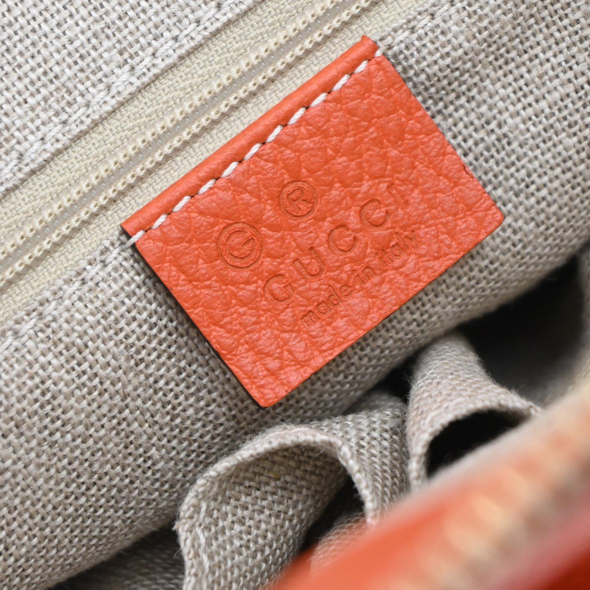 Gucci Gucci GG Charm Convertible Dome Satchel Leather Medium Oranje