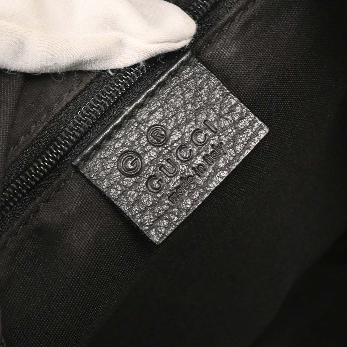 Gucci Gucci Abbey Pocket Hobo GG Canvas Medium Grijs