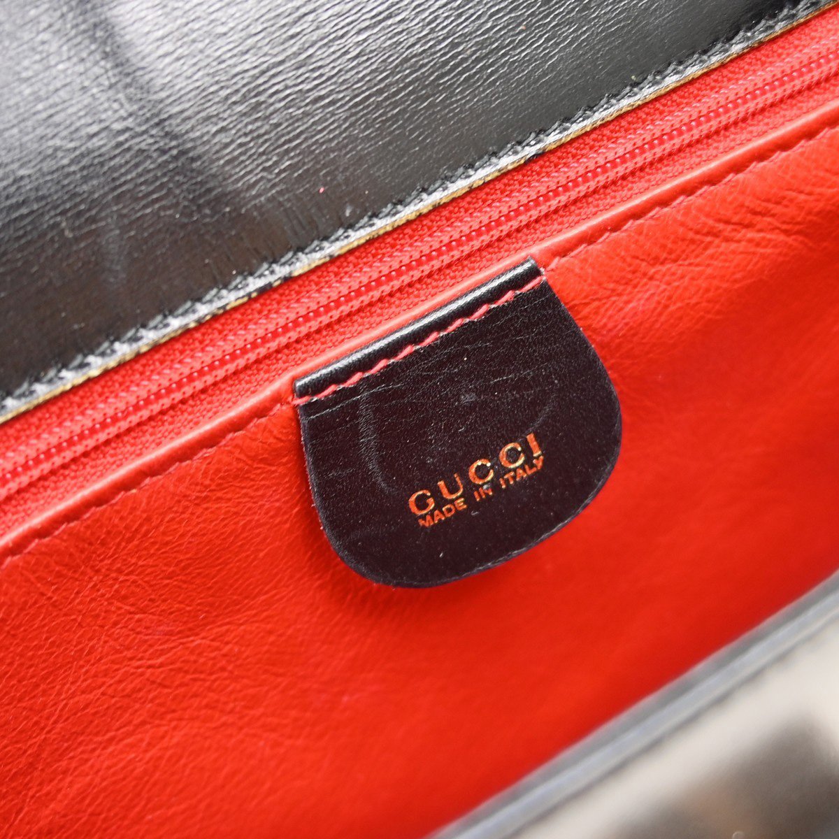 Gucci Vintage Lady Lock Flap Leather Small Zwart