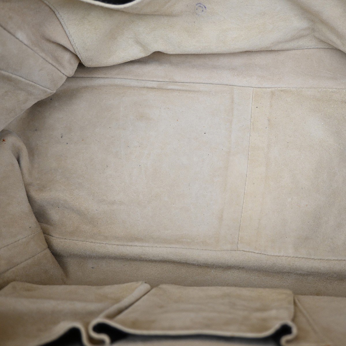 Gucci Gucci 1973 Top Handle Bag Leather Medium Goud