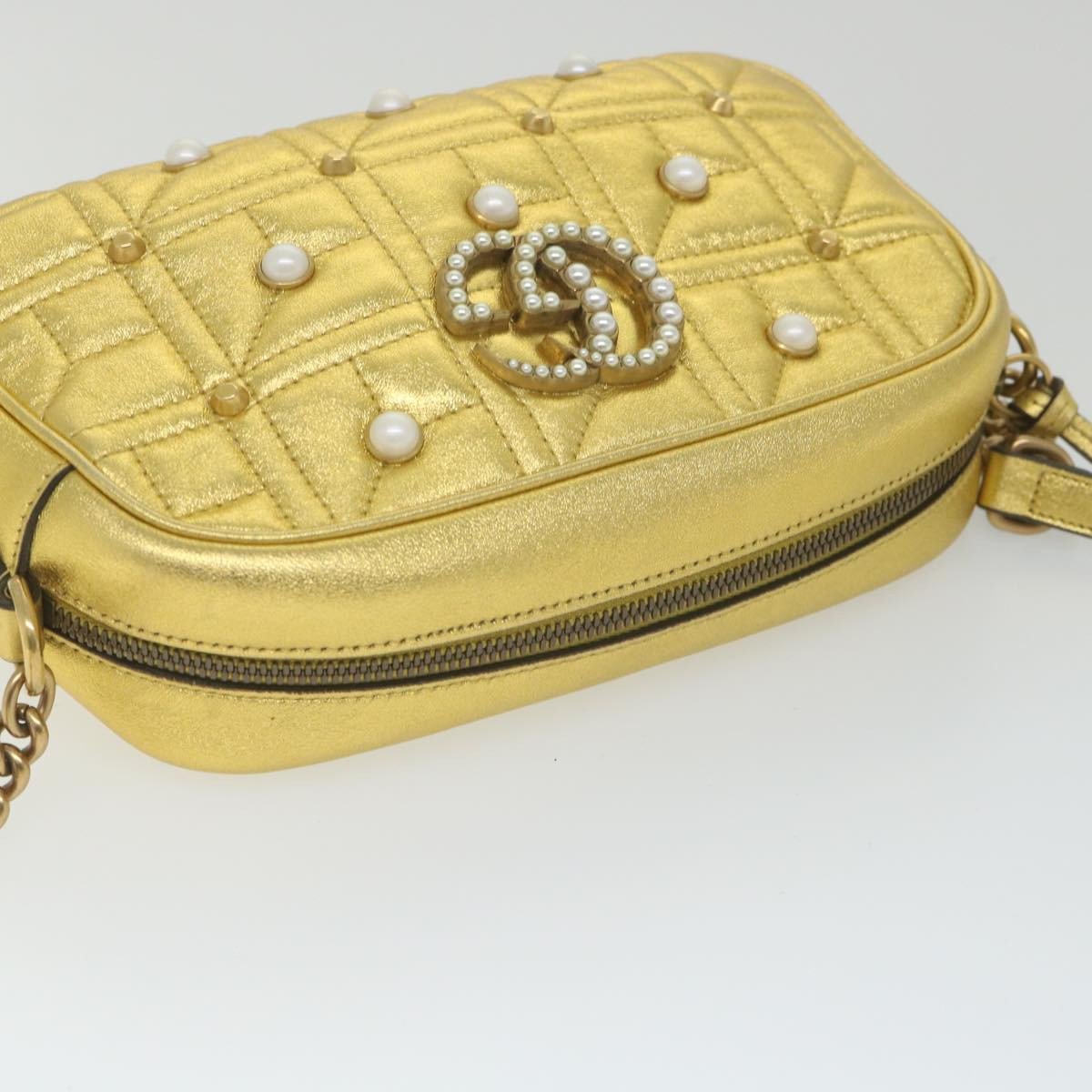 Gucci Gucci GG Marmont Shoulder Bag Leather Medium Goud