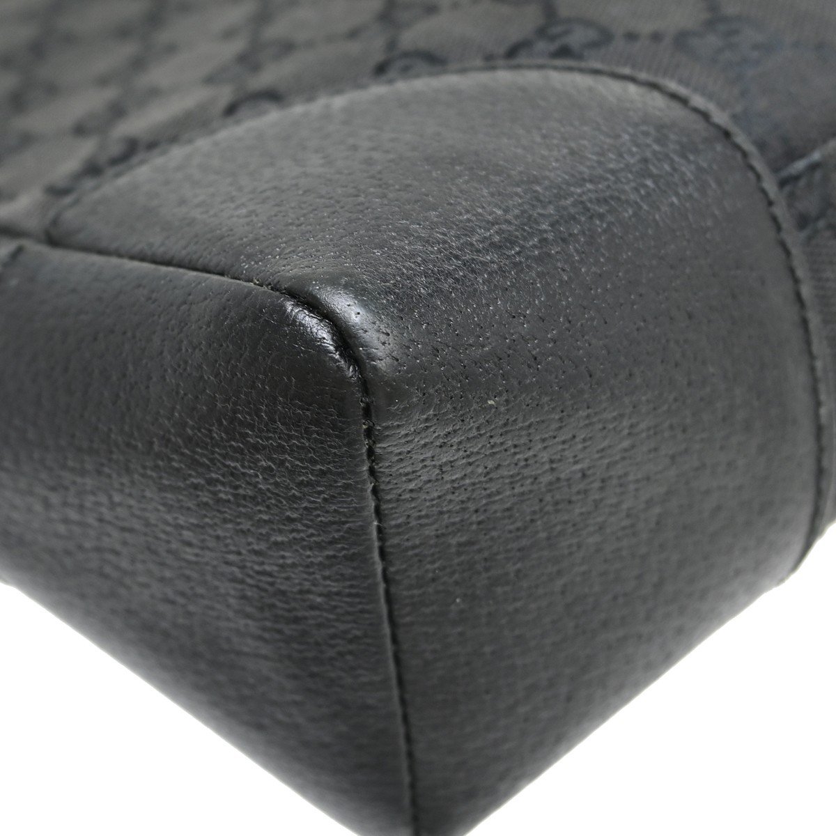 Gucci Zip Top Messenger Bag GG Coated Canvas Medium Zwart