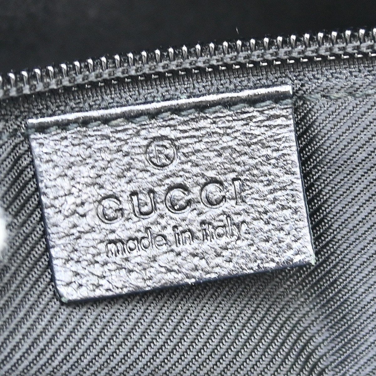Gucci Zip Top Messenger Bag GG Coated Canvas Medium Zwart