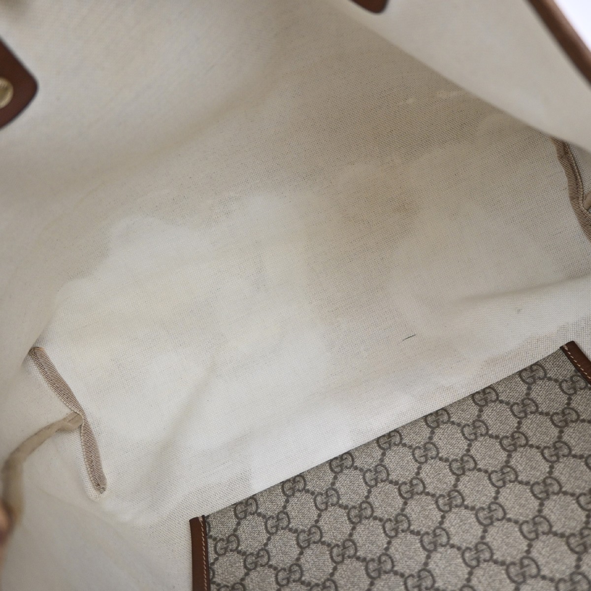 Gucci Gucci Cabas GG suprême Canvas Beige