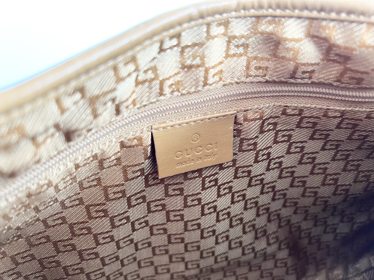 Gucci Jackie Patent Leather medium Divers