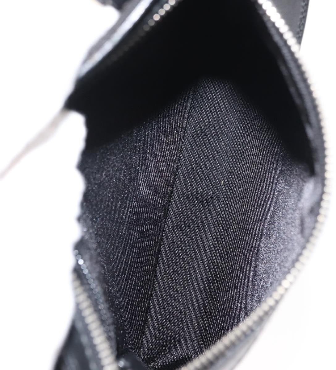 Gucci Gucci Vintage Flat Messenger Bag Nylon and Leather Zwart