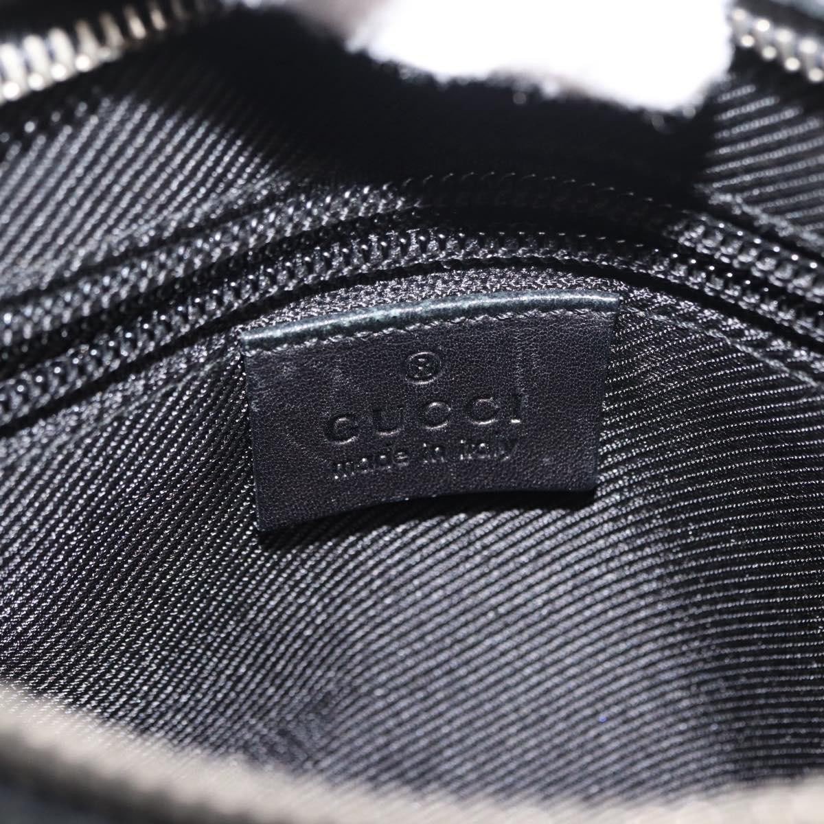 Gucci Gucci Vintage Flat Messenger Bag Nylon and Leather Zwart