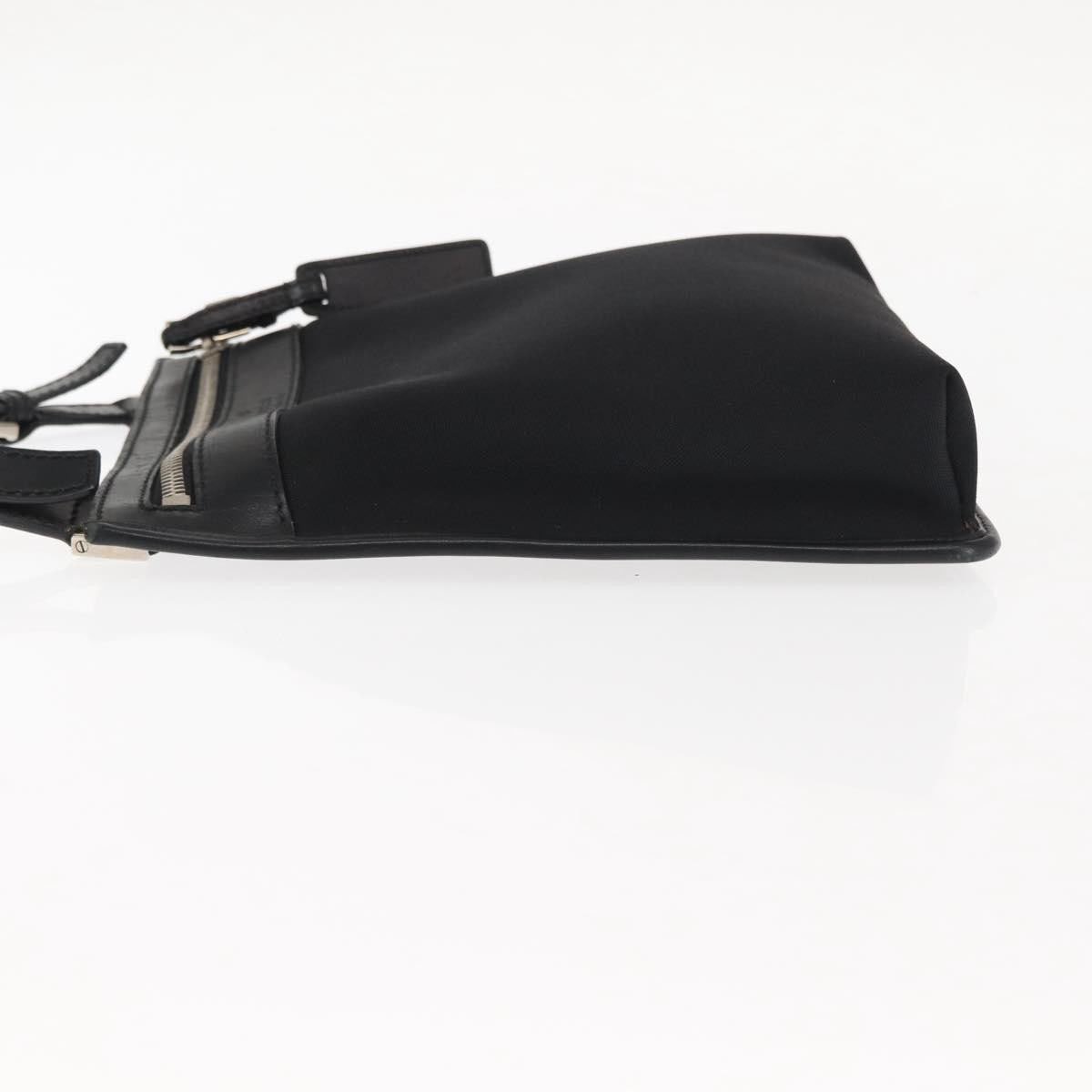 Gucci Gucci Vintage Flat Messenger Bag Nylon and Leather Zwart