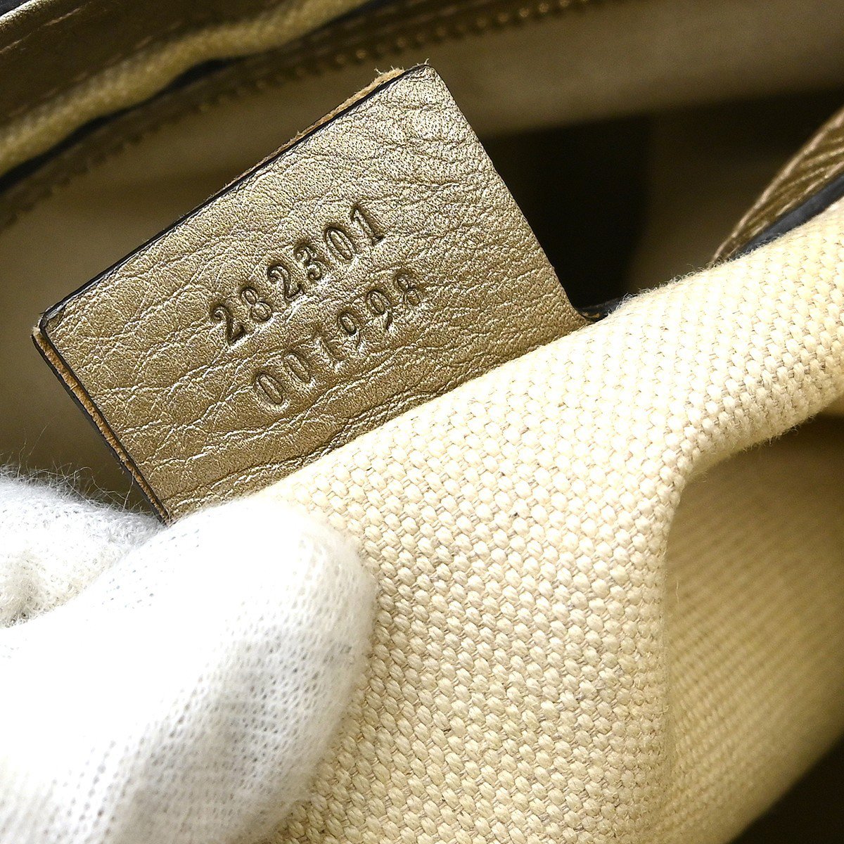 Gucci Bella Flap Leather Medium Goud