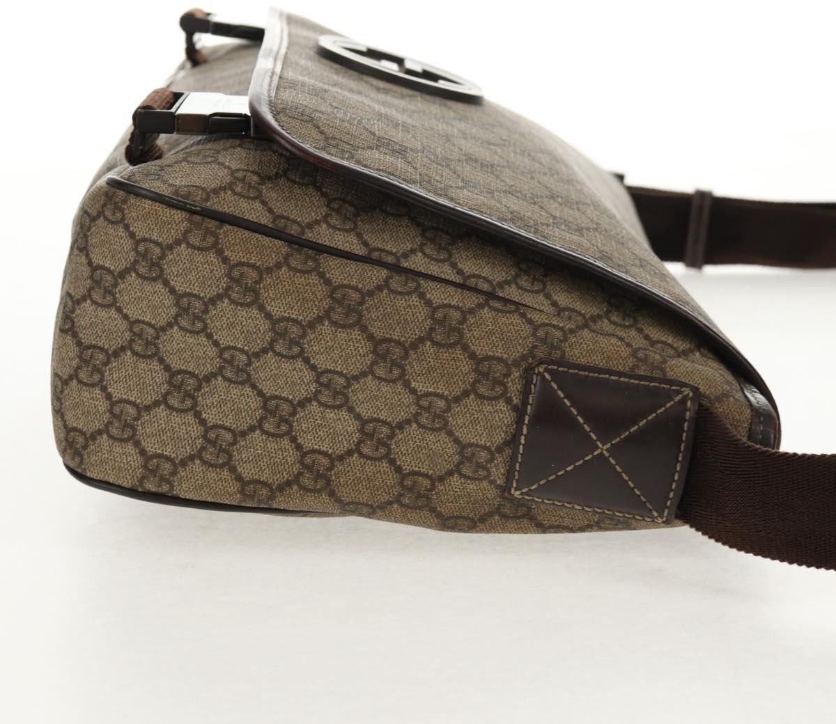Gucci Gucci Interlocking G Messenger Bag GG Coated Canvas Large Bruin