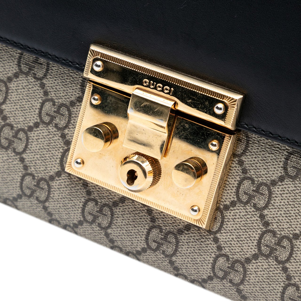 Gucci Medium GG Supreme Padlock Shoulder Bag Bruin