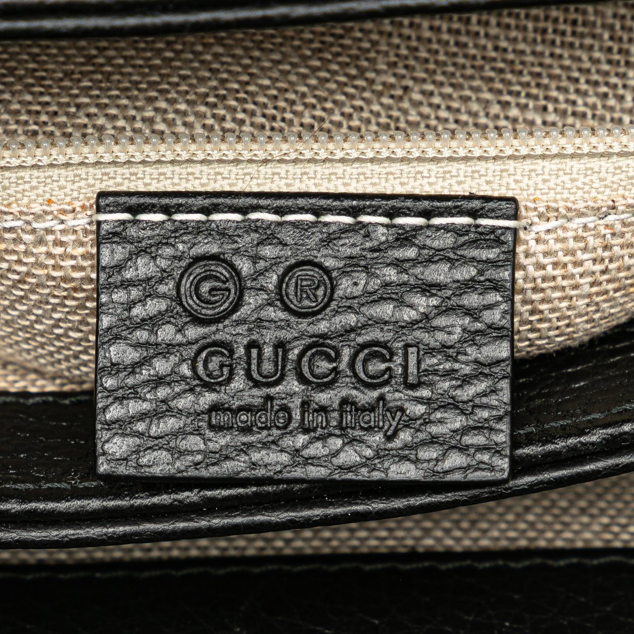 Gucci Small Dollar Calf Interlocking G Satchel Zwart