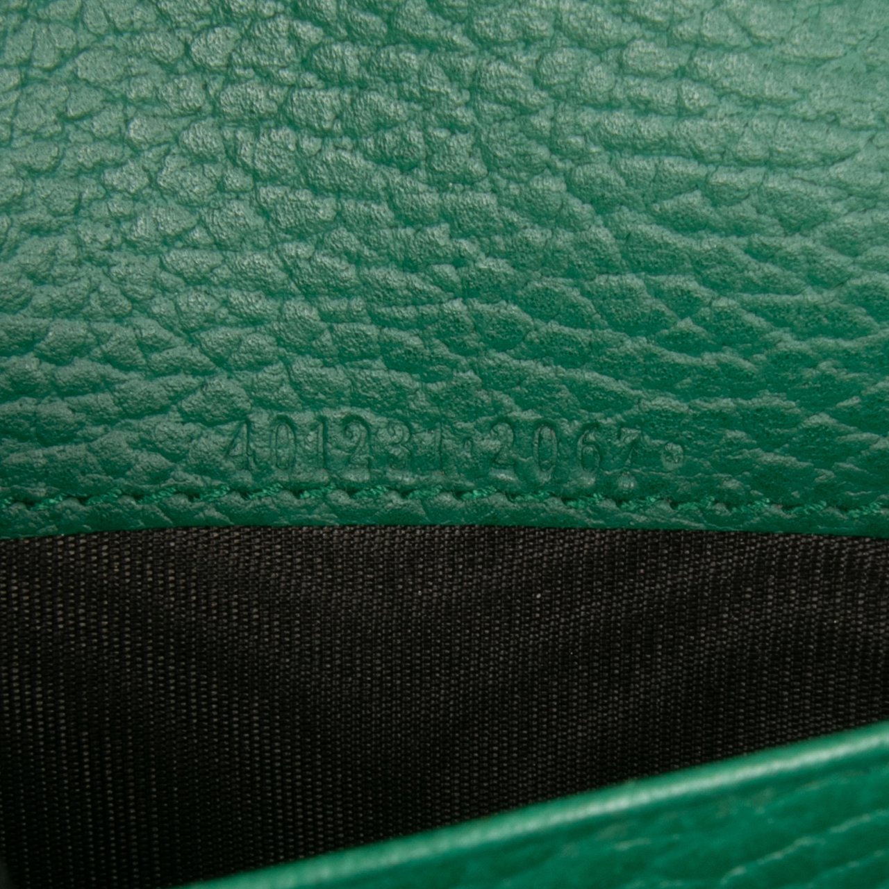Gucci Mini Leather Dionysus Wallet on Chain Groen