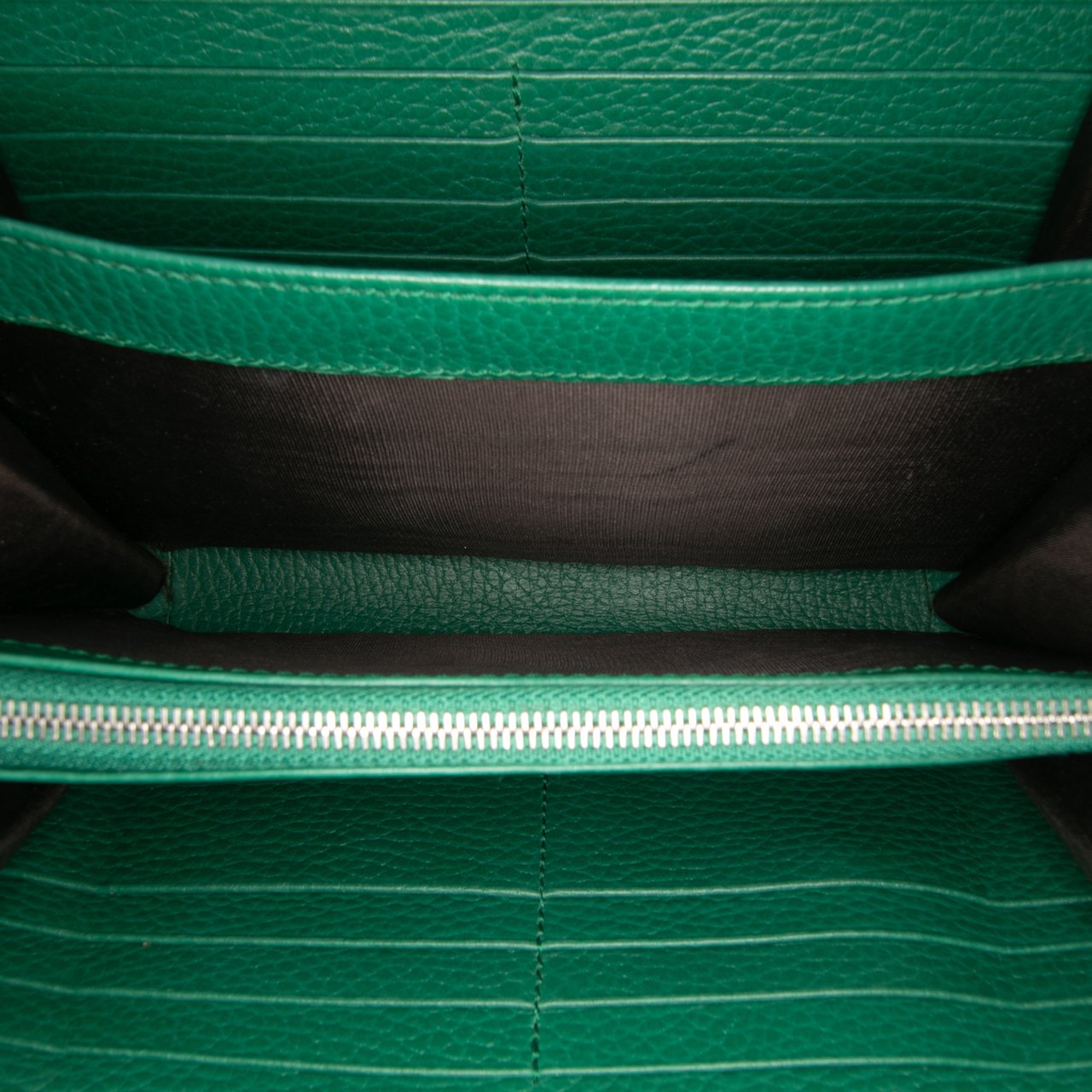 Gucci Mini Leather Dionysus Wallet on Chain Groen