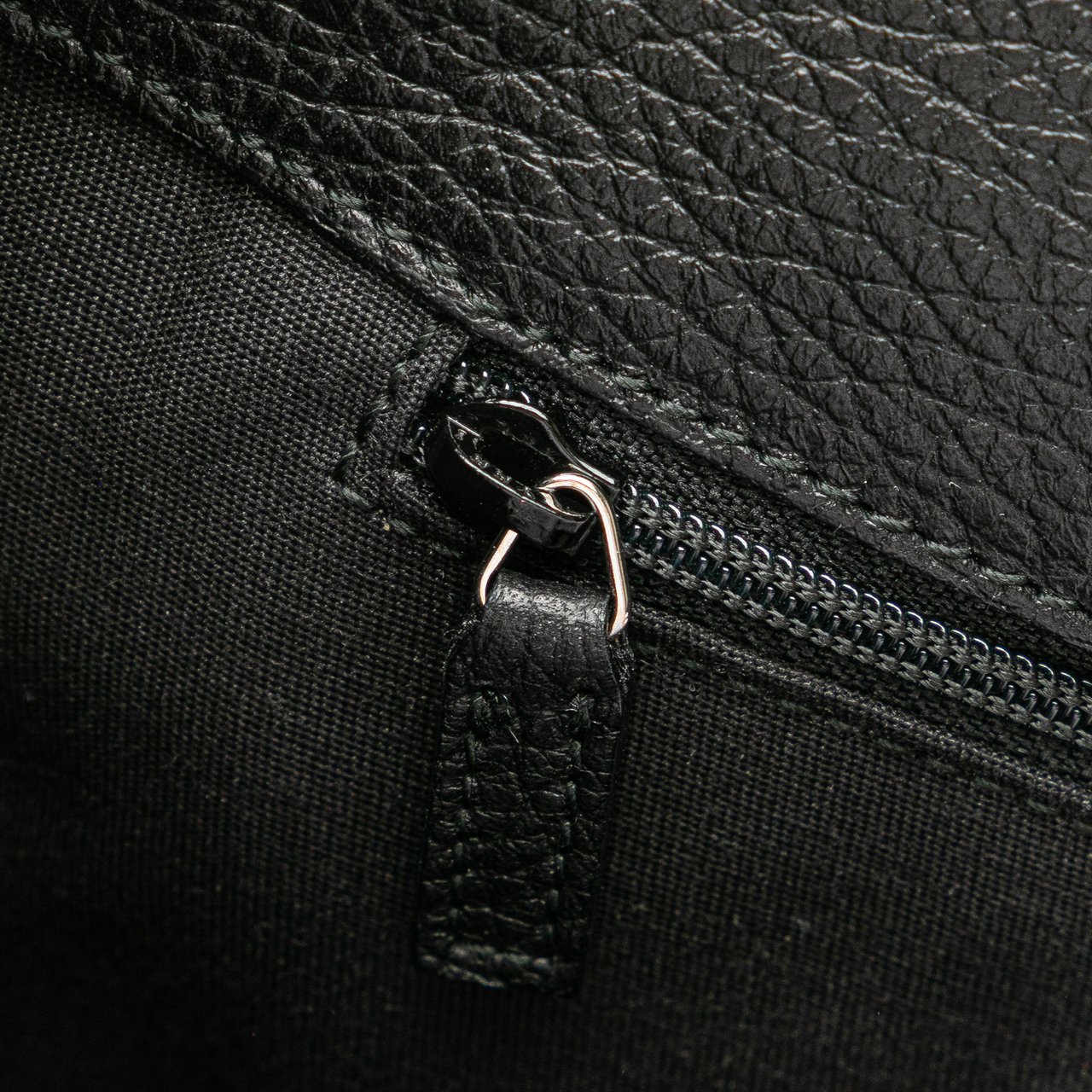 Gucci GG Nylon Shoulder Bag Zwart