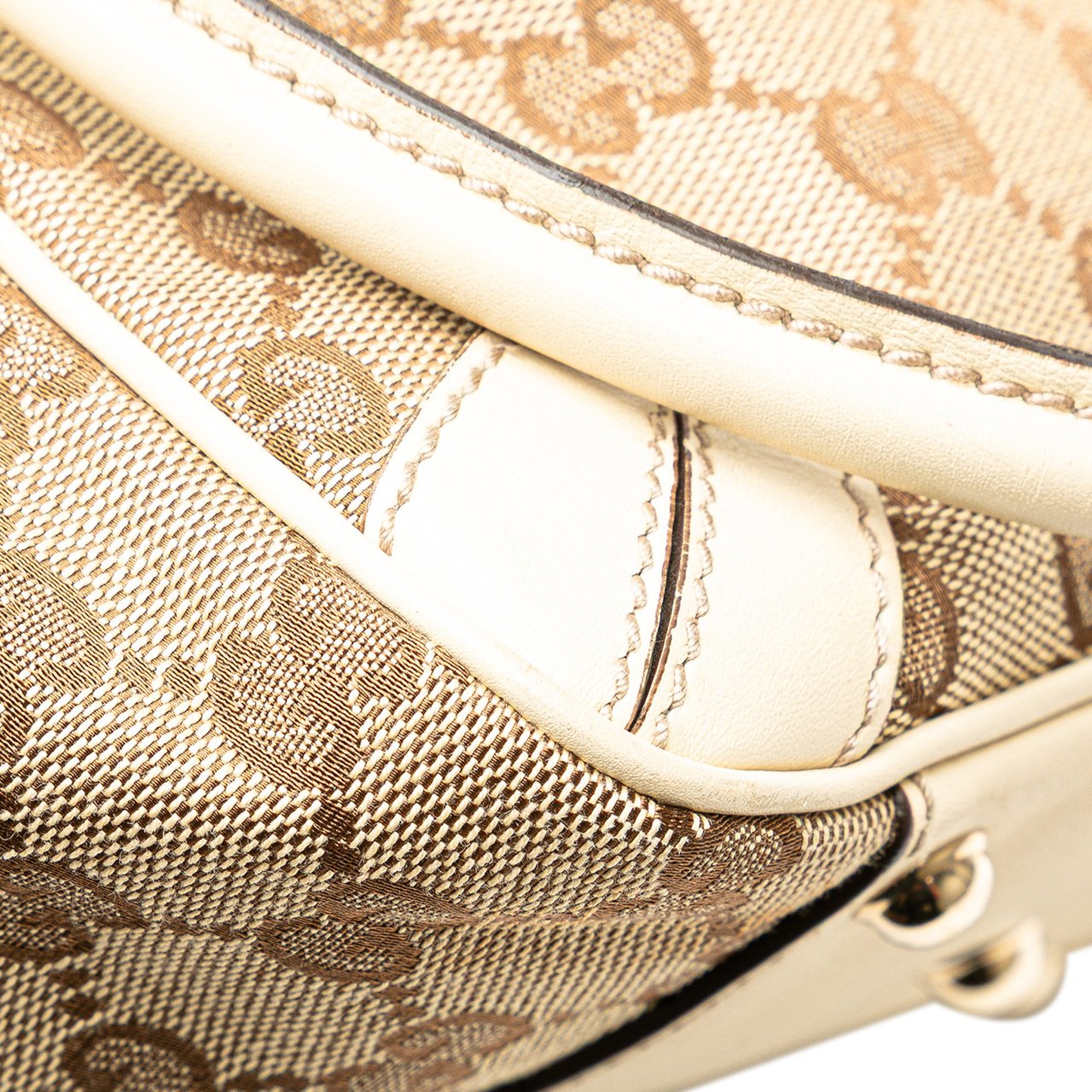 Gucci GG Canvas Handbag Bruin